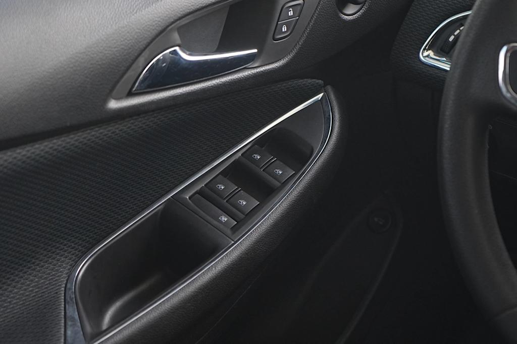 Thumbnail: 2018 Chevrolet Cruze - 26