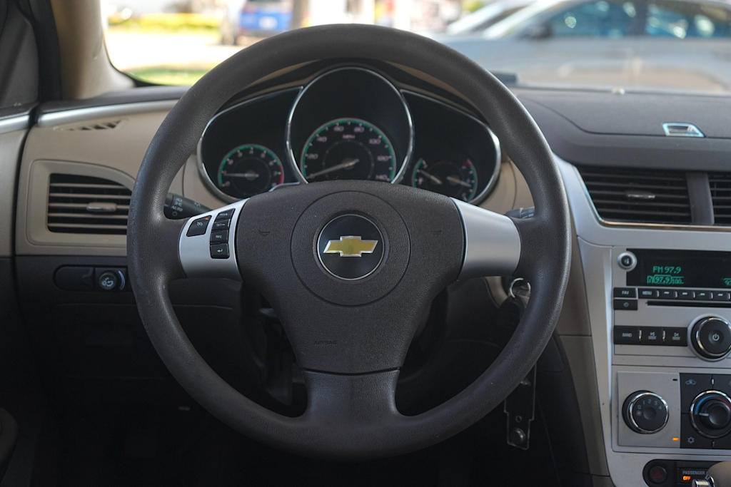 Thumbnail: 2010 Chevrolet Malibu - 14