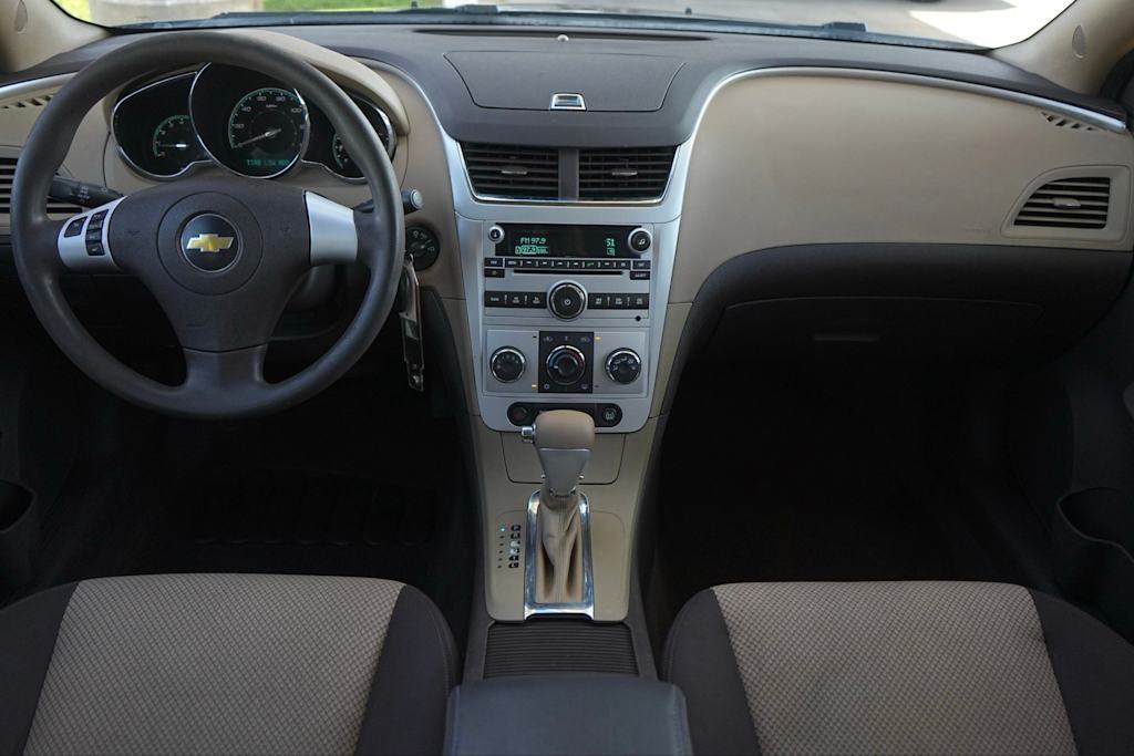 Thumbnail: 2010 Chevrolet Malibu - 10