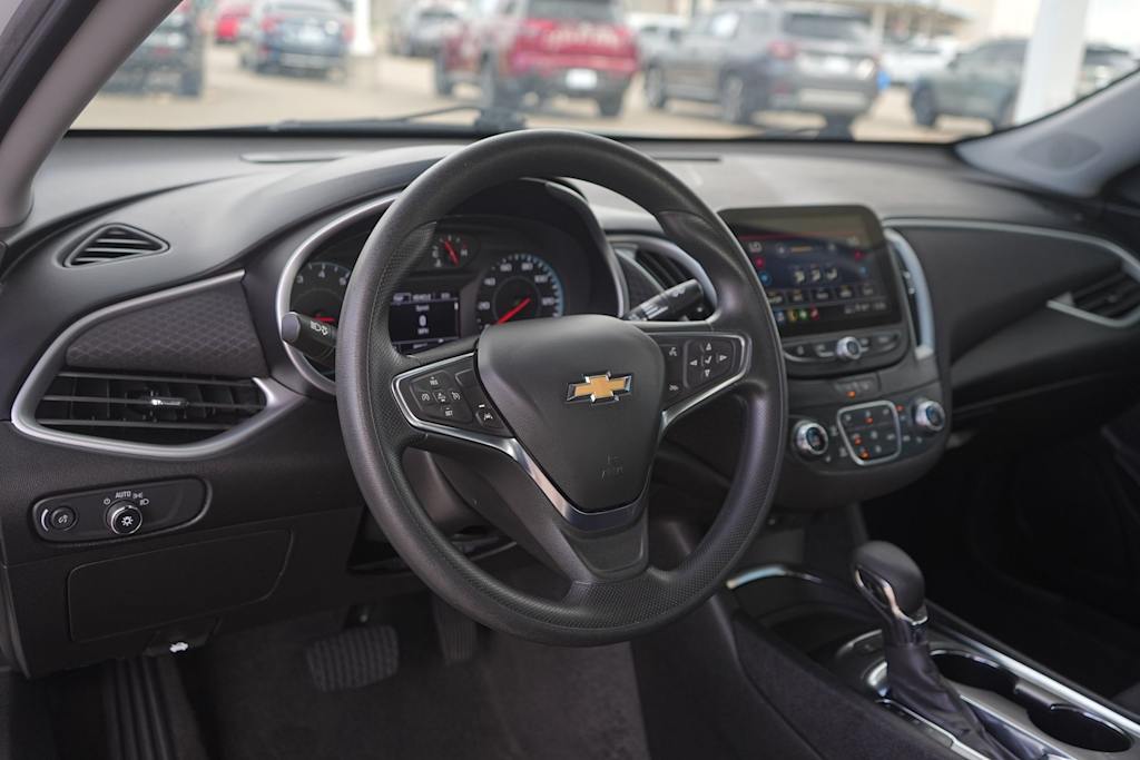 Thumbnail: 2024 Chevrolet Malibu - 2