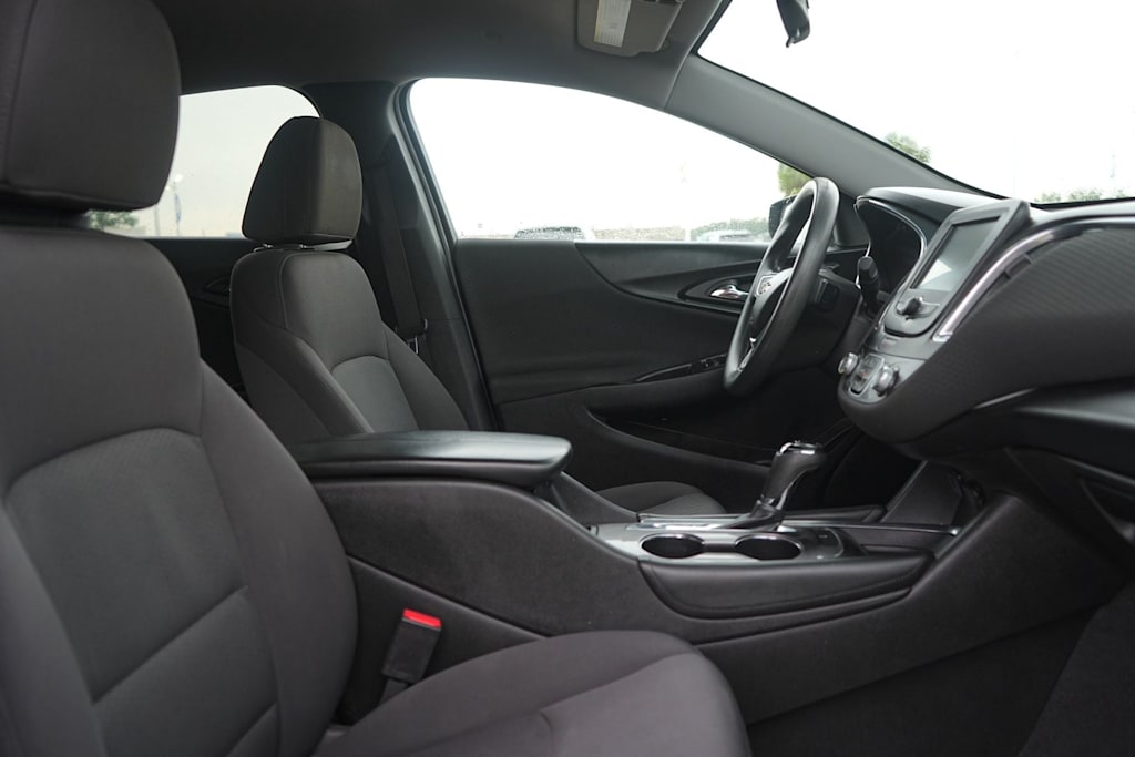 Thumbnail: 2018 Chevrolet Malibu - 11