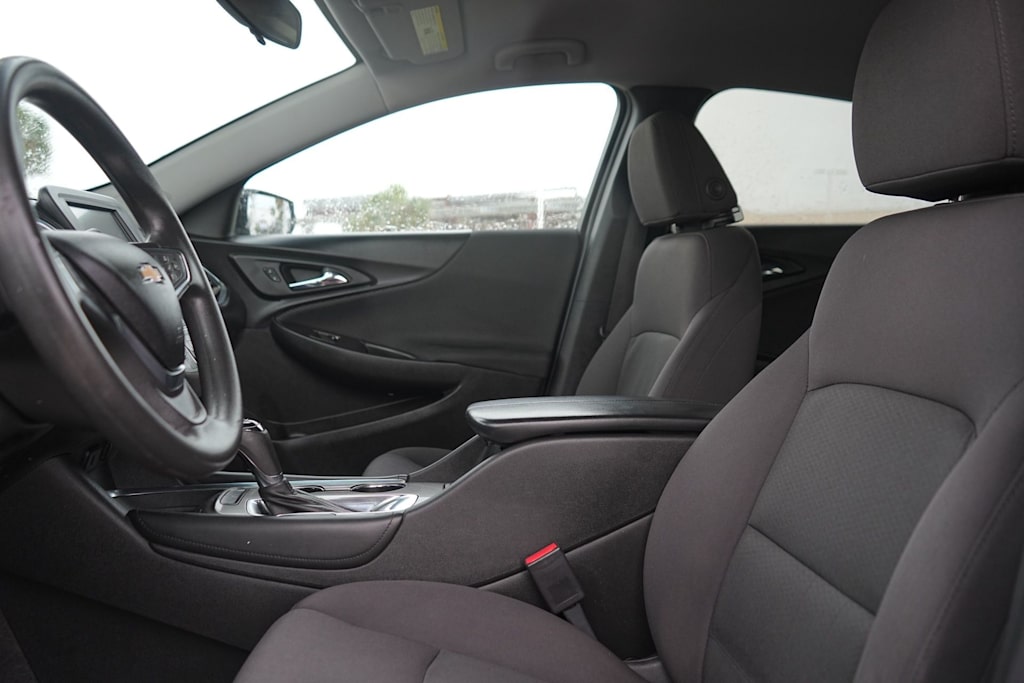 Thumbnail: 2018 Chevrolet Malibu - 10