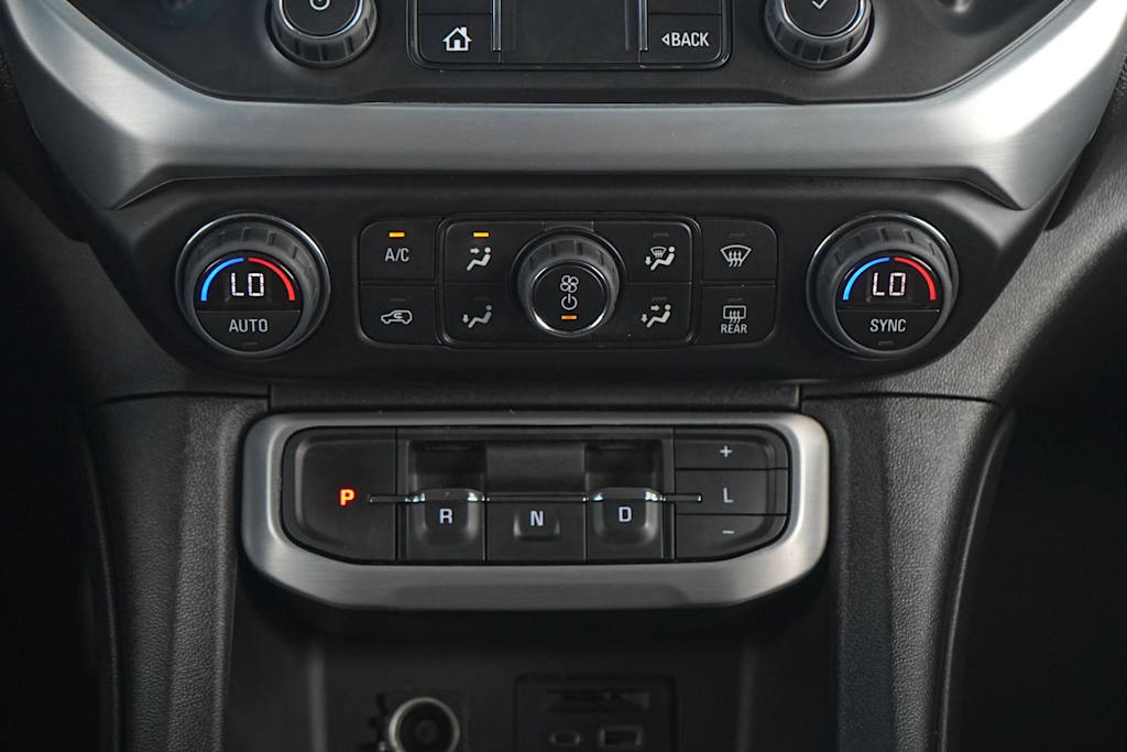 Thumbnail: 2023 GMC Acadia - 24