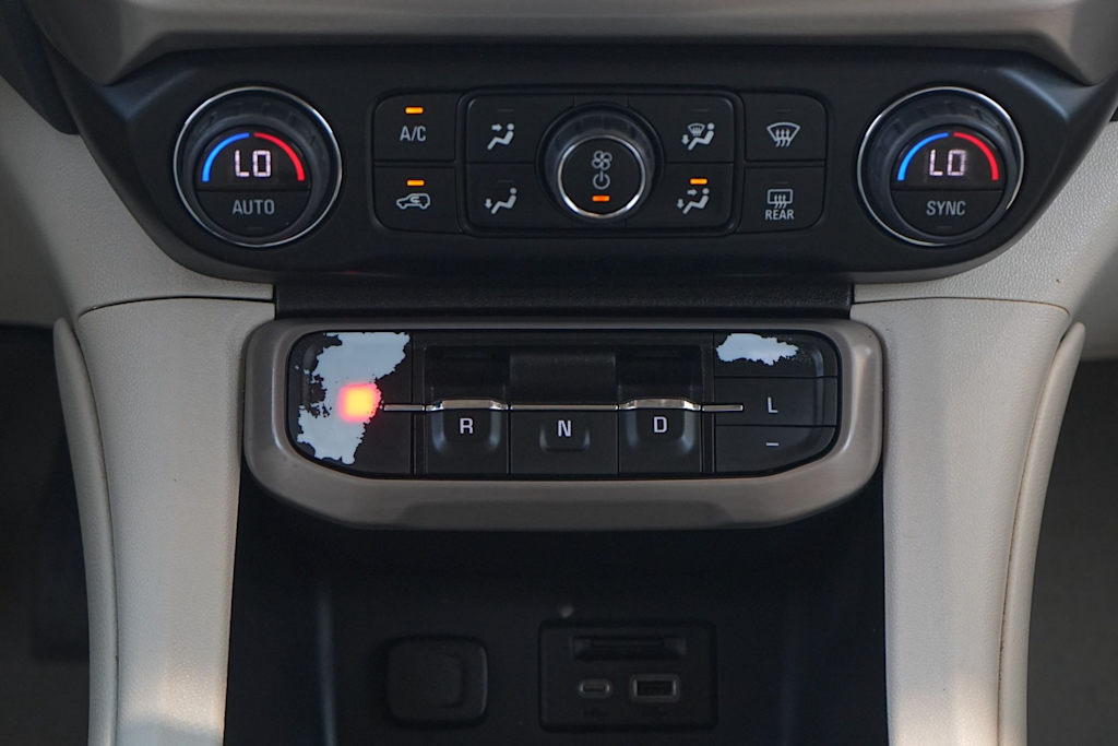Thumbnail: 2023 GMC Acadia - 24