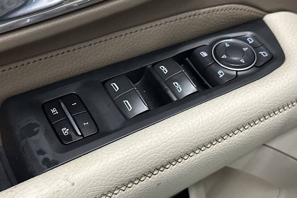 Thumbnail: 2021 GMC Yukon XL - 24