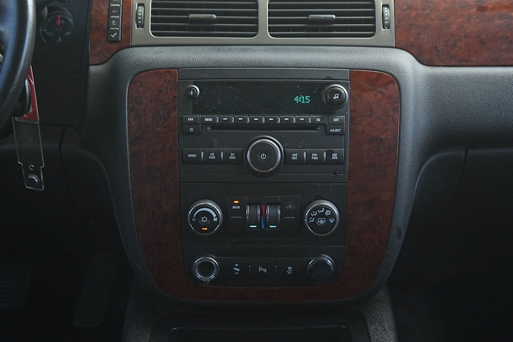 Thumbnail: 2012 Chevrolet Tahoe - 15