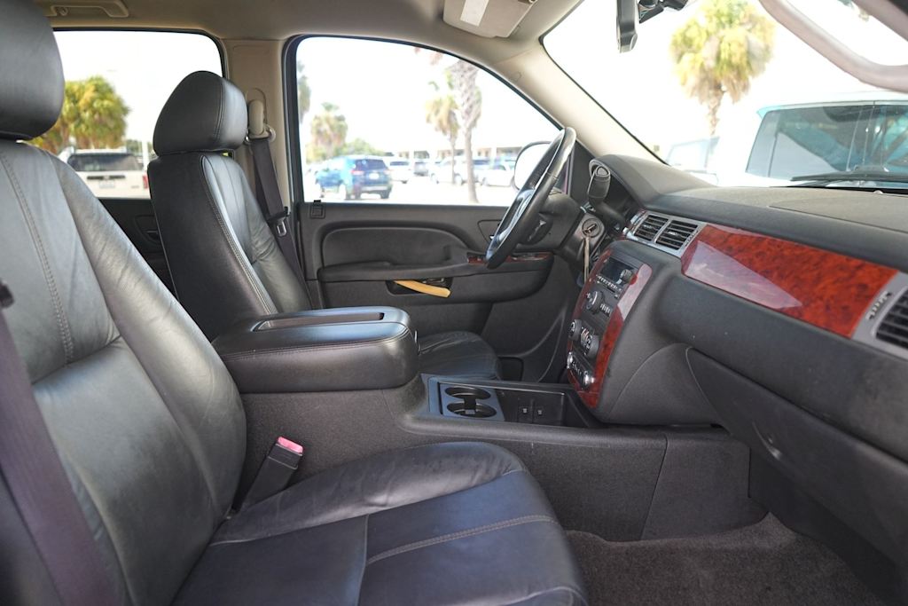 Thumbnail: 2012 Chevrolet Tahoe - 12