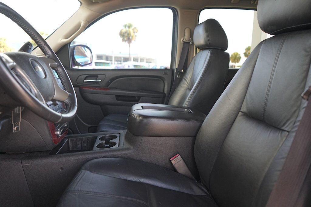 Thumbnail: 2012 Chevrolet Tahoe - 11