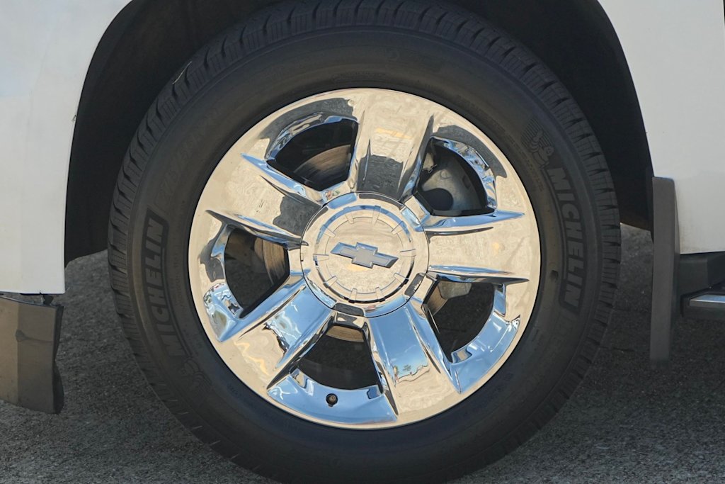Thumbnail: 2016 Chevrolet Suburban - 8