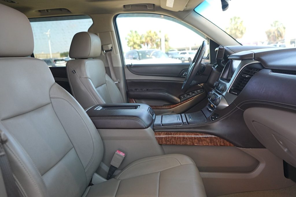 Thumbnail: 2016 Chevrolet Suburban - 12