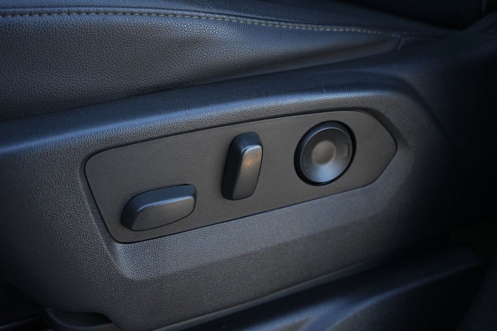 Thumbnail: 2022 Chevrolet Tahoe - 21