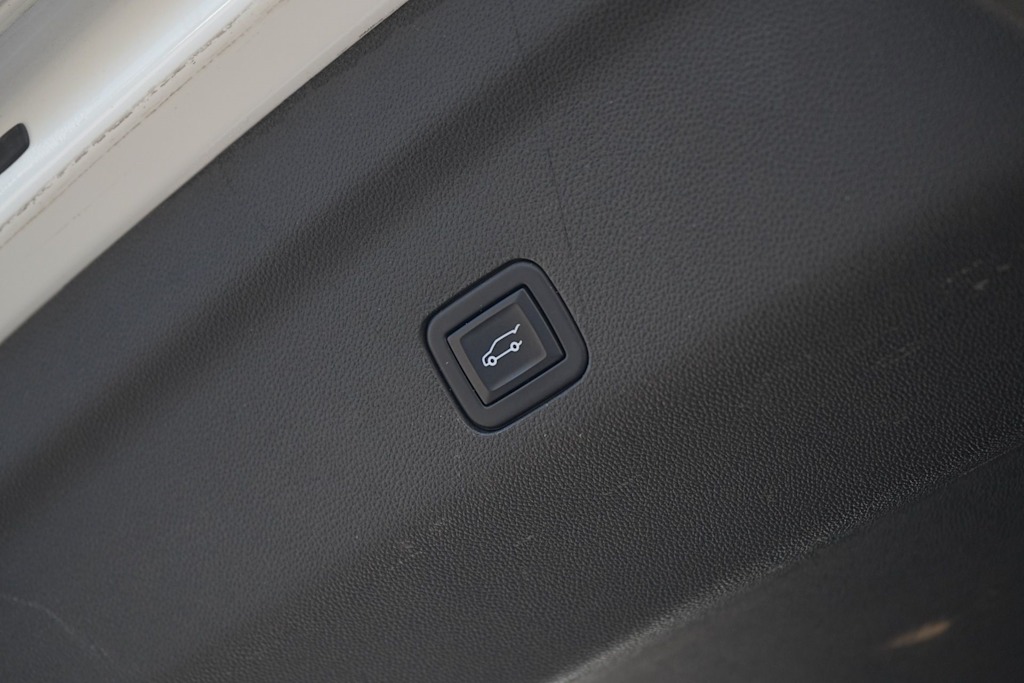 Thumbnail: 2022 Chevrolet Tahoe - 29