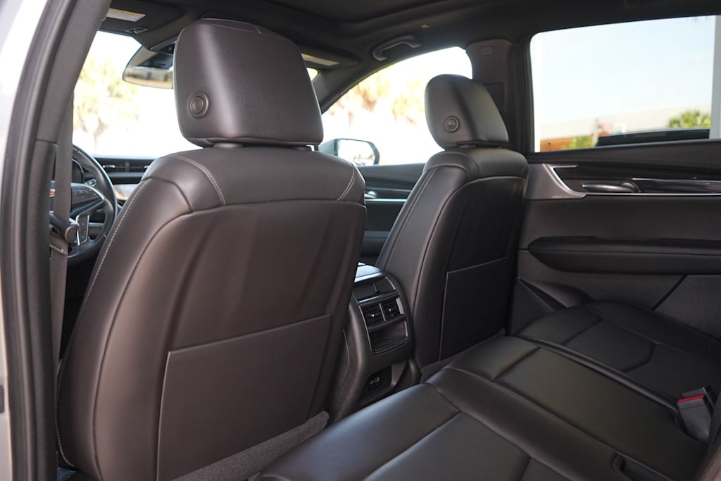 Thumbnail: 2023 Cadillac XT5 - 13