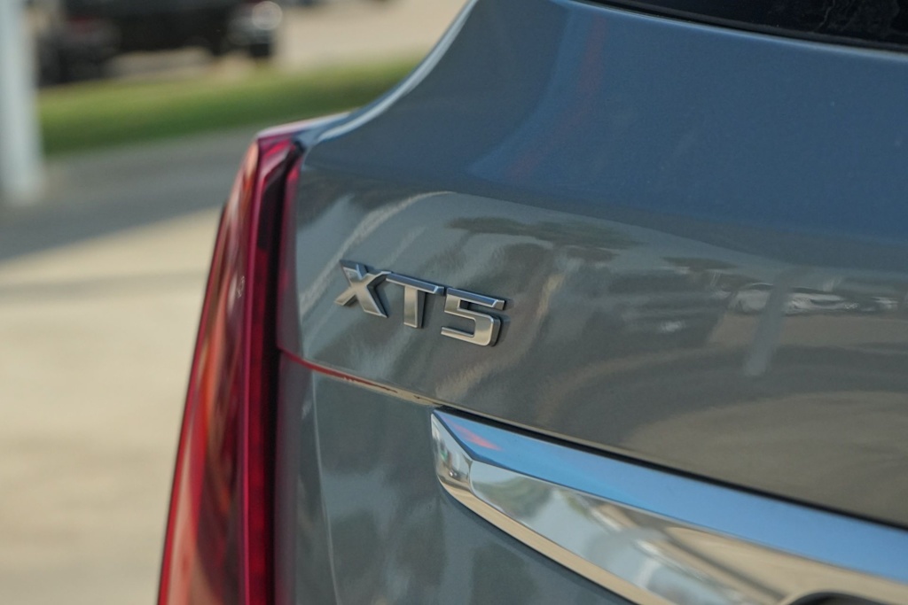 Thumbnail: 2023 Cadillac XT5 - 7