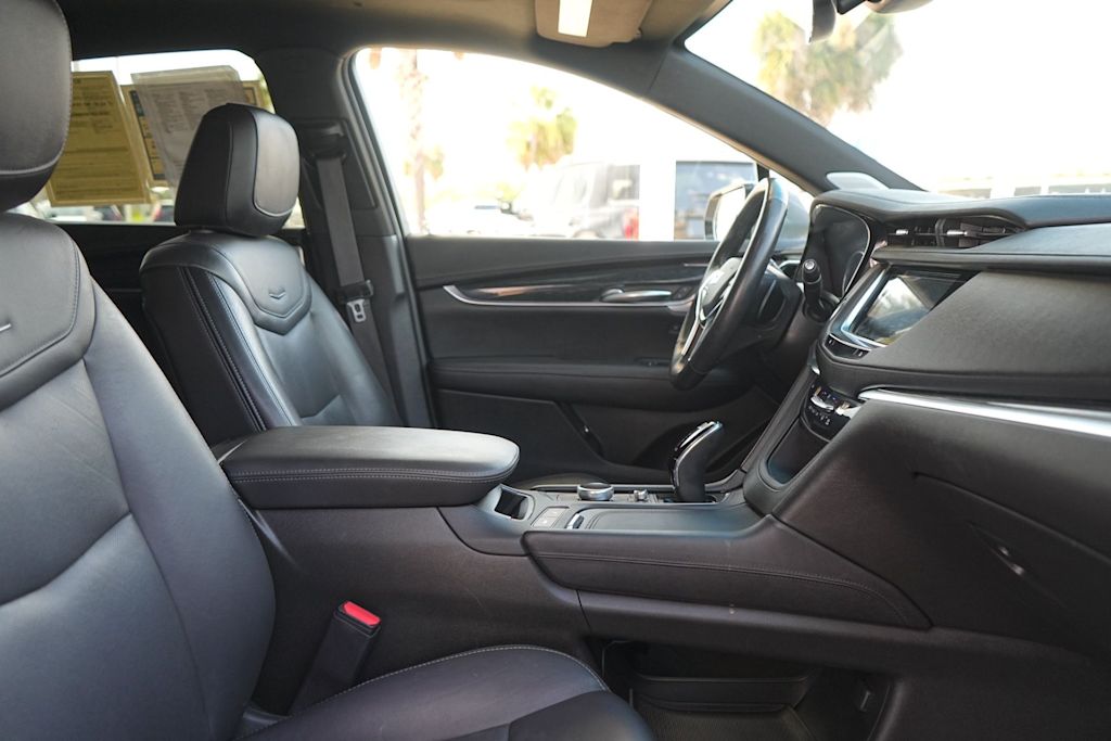 Thumbnail: 2023 Cadillac XT5 - 12