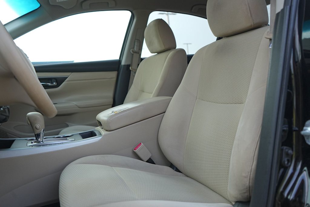 Thumbnail: 2015 Nissan Altima - 11