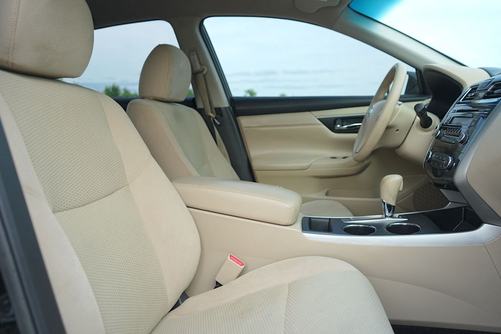 Thumbnail: 2015 Nissan Altima - 12