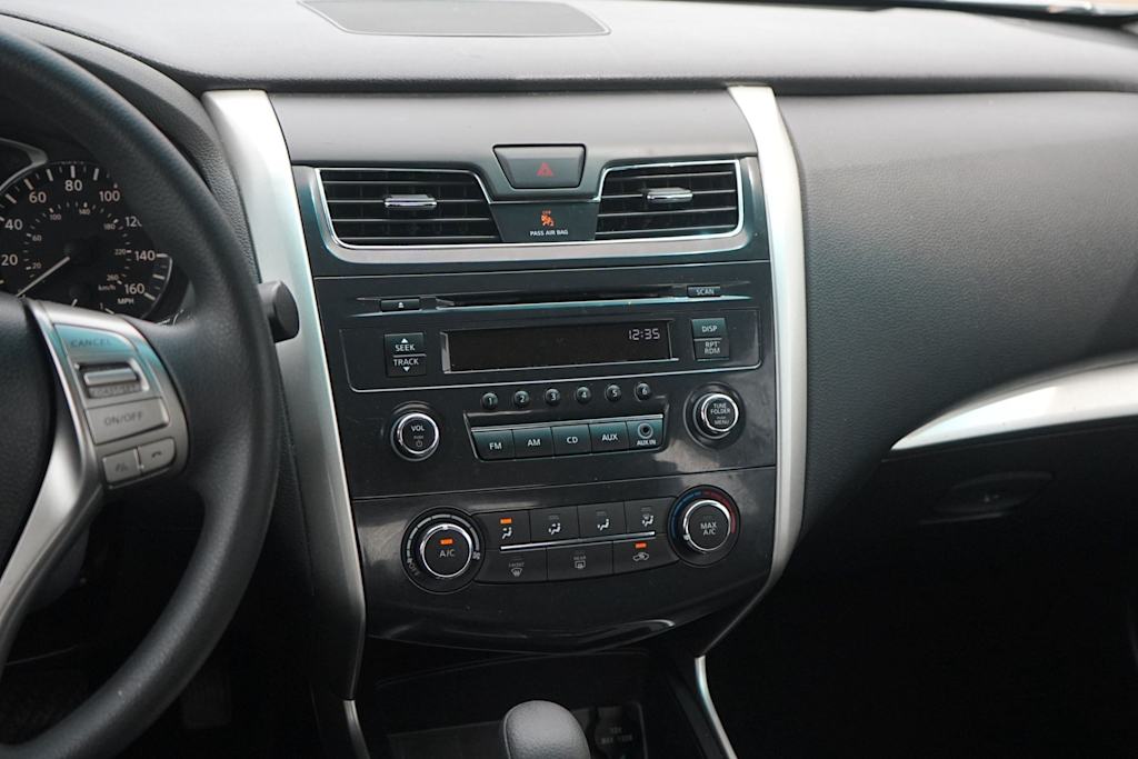 Thumbnail: 2015 Nissan Altima - 14