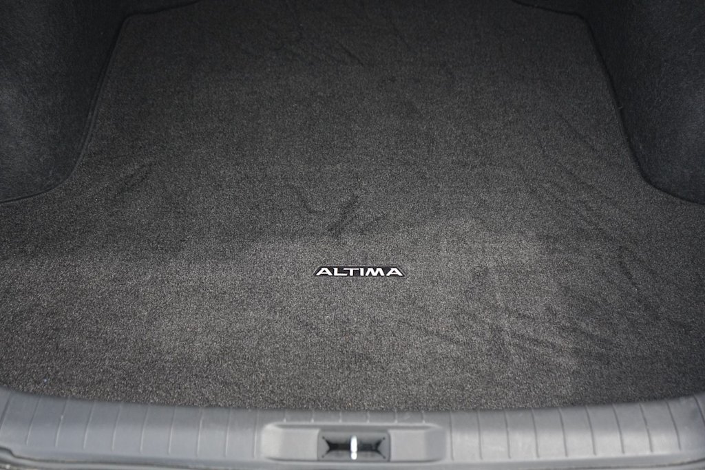 Thumbnail: 2015 Nissan Altima - 17
