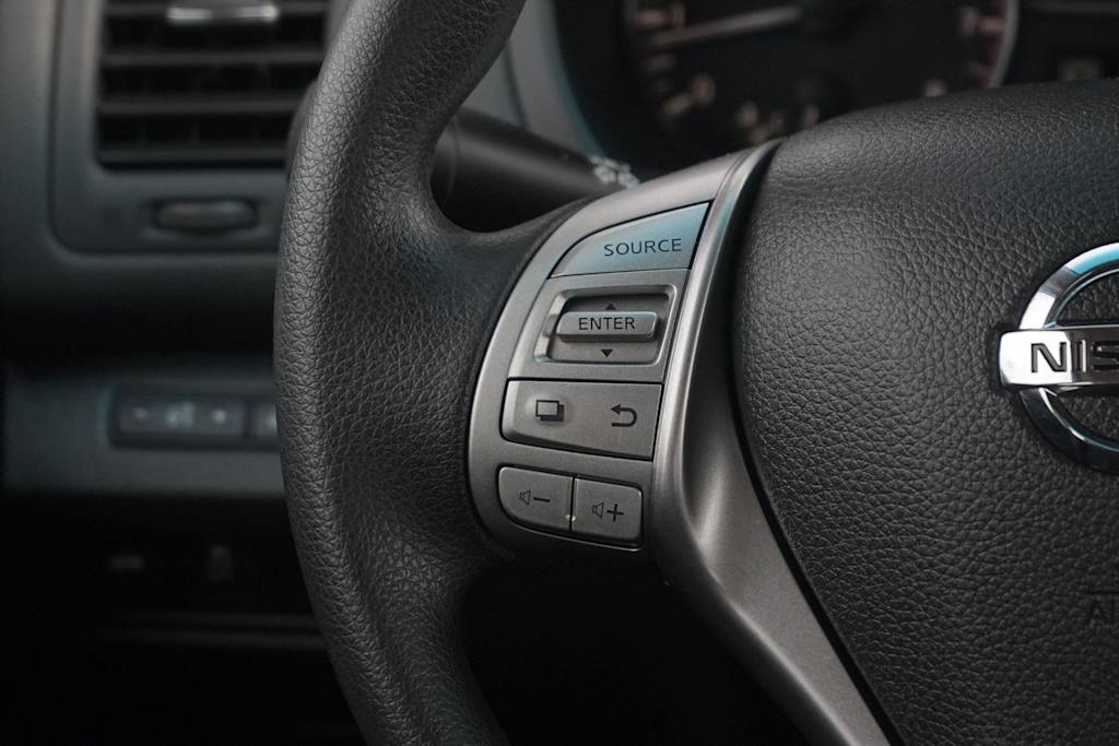 Thumbnail: 2015 Nissan Altima - 23