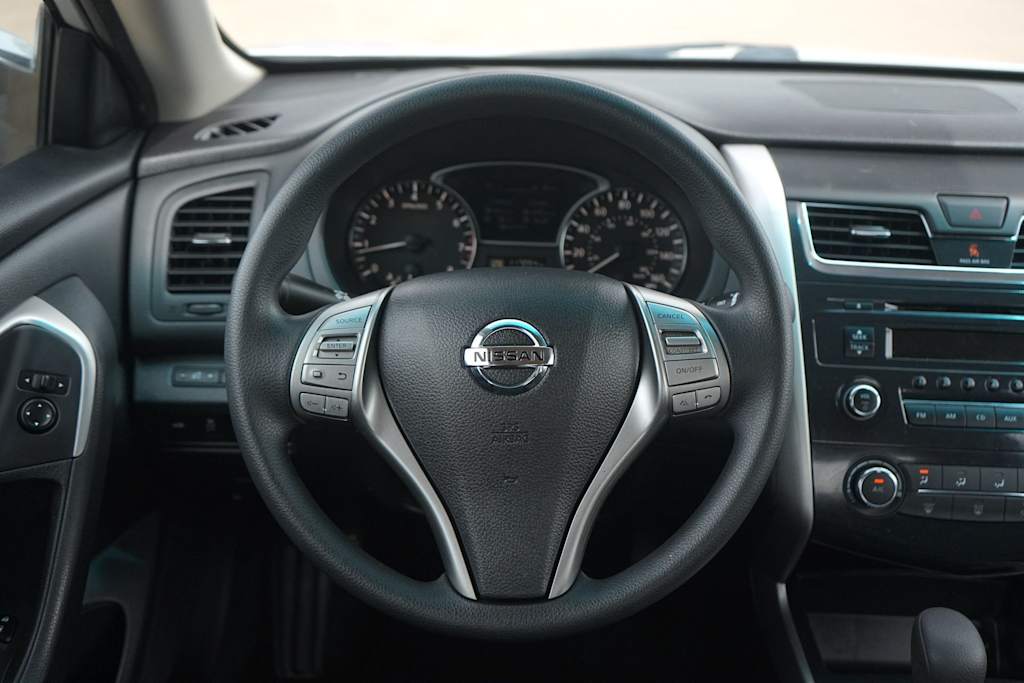 Thumbnail: 2015 Nissan Altima - 13