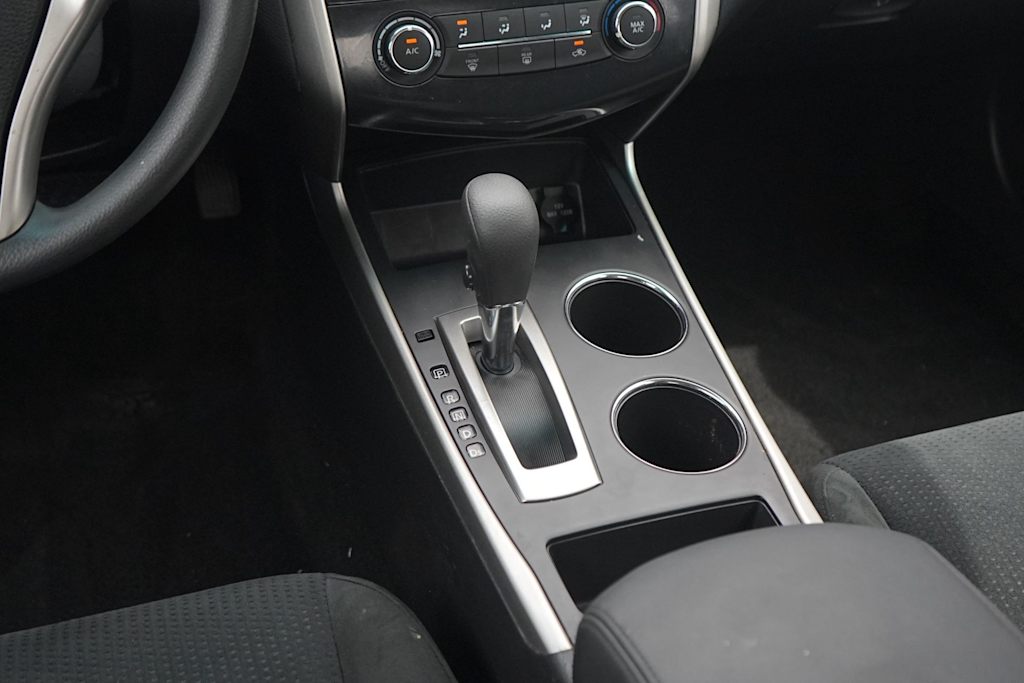 Thumbnail: 2015 Nissan Altima - 15