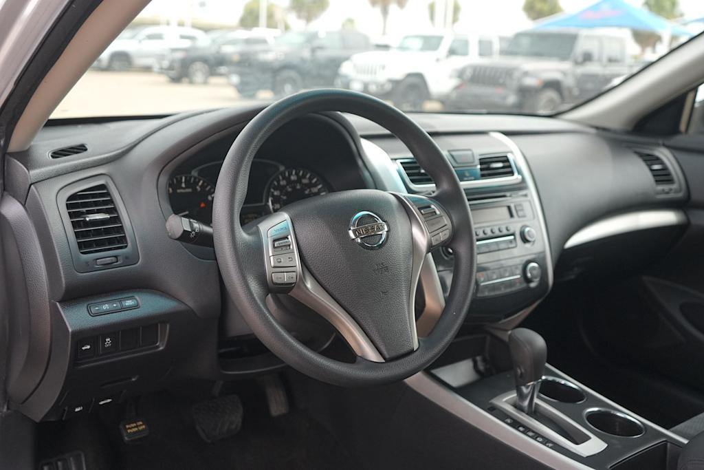 Thumbnail: 2015 Nissan Altima - 2
