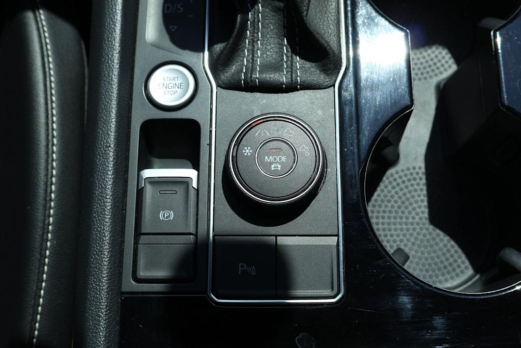 Thumbnail: 2022 Volkswagen Atlas - 25