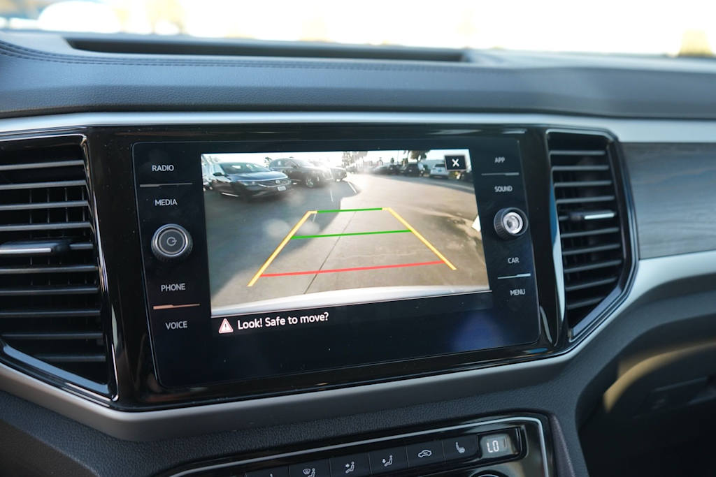 Thumbnail: 2022 Volkswagen Atlas - 25