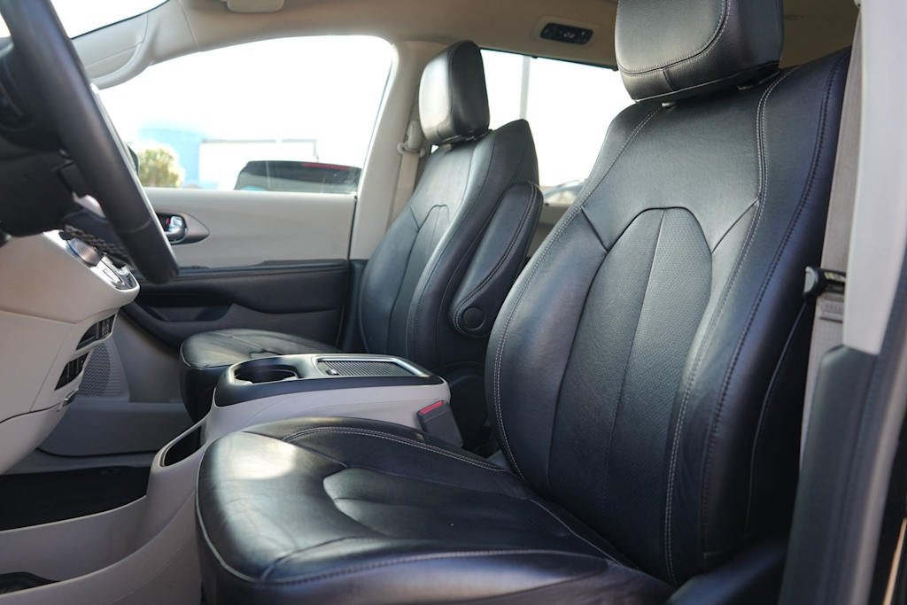 Thumbnail: 2022 Chrysler Pacifica - 12