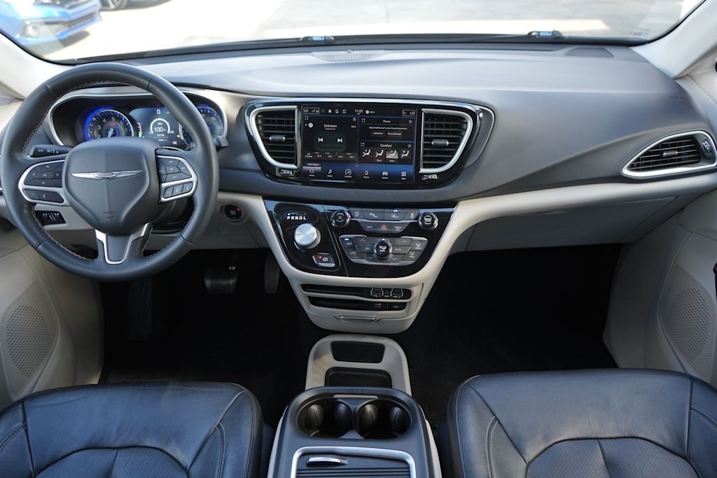 Thumbnail: 2022 Chrysler Pacifica - 10