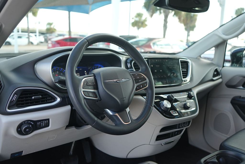 Thumbnail: 2022 Chrysler Pacifica - 2