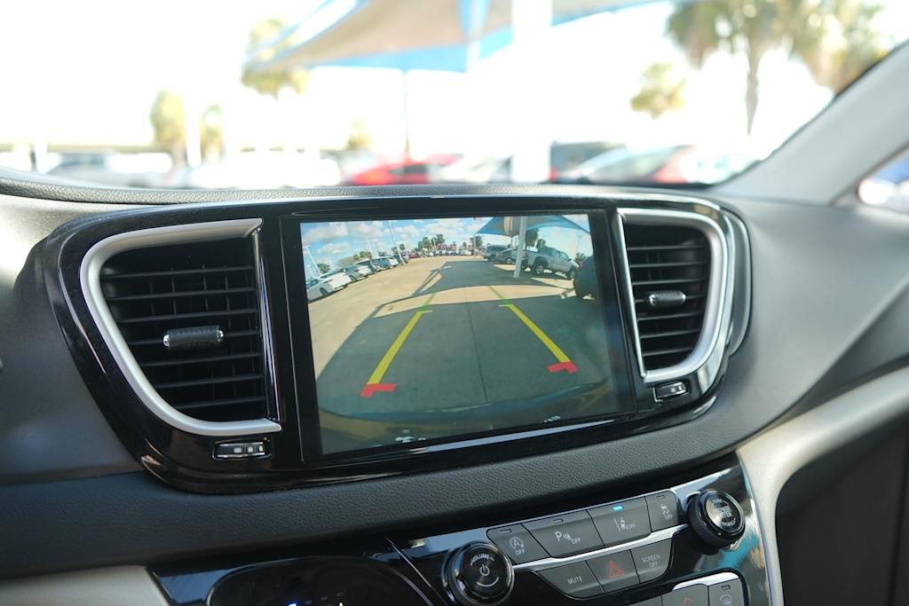 Thumbnail: 2022 Chrysler Pacifica - 25