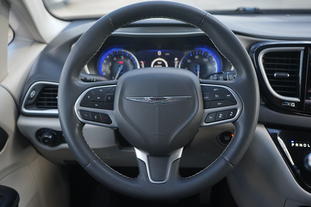 Thumbnail: 2022 Chrysler Pacifica - 13