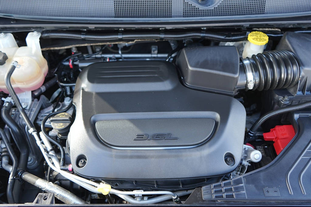 Thumbnail: 2022 Chrysler Pacifica - 9