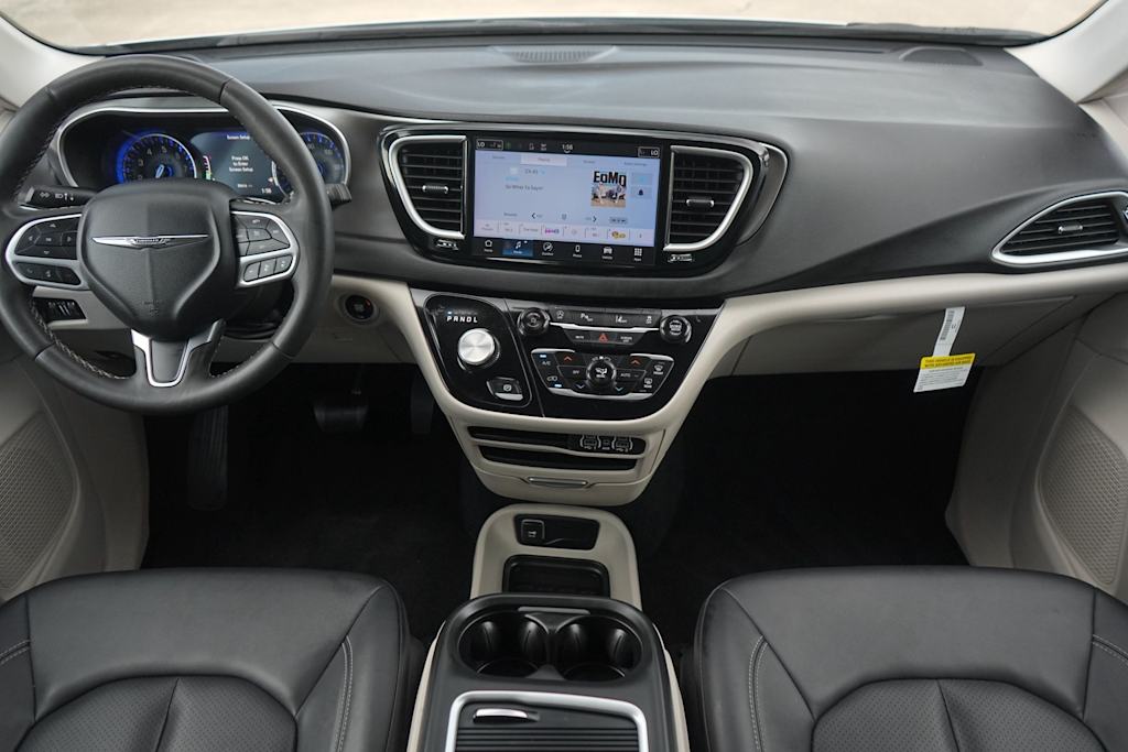 Thumbnail: 2024 Chrysler Pacifica - 10