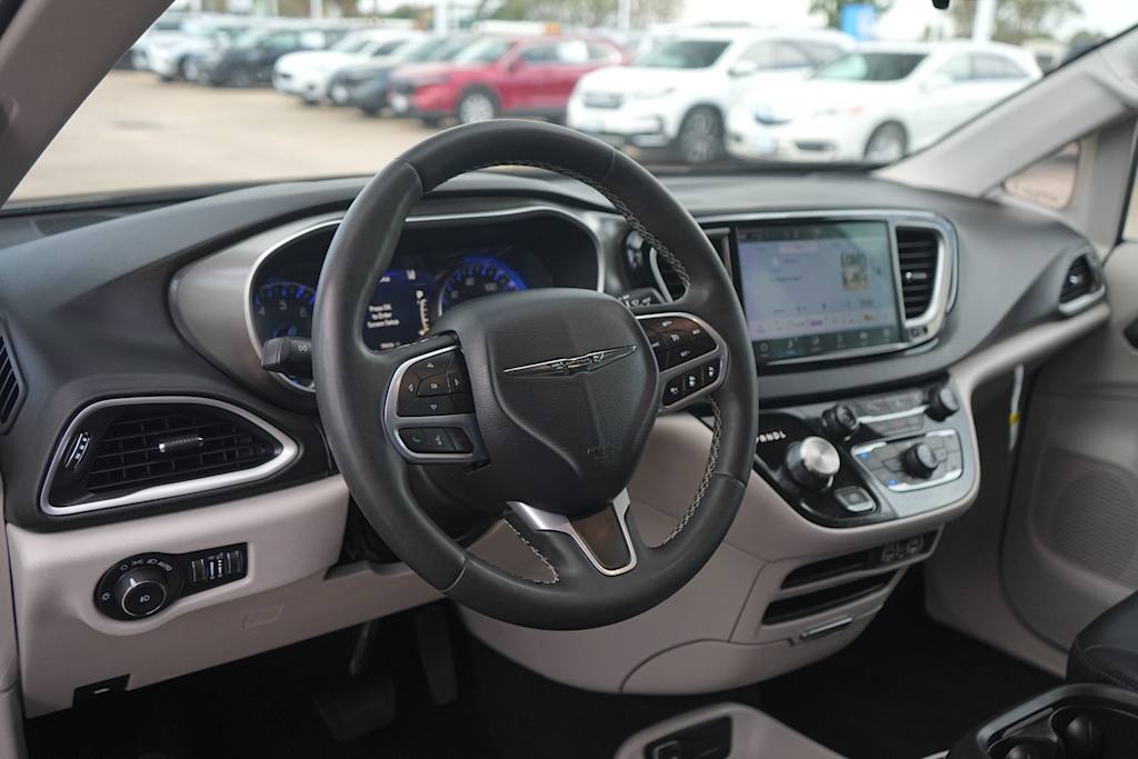 Thumbnail: 2024 Chrysler Pacifica - 2