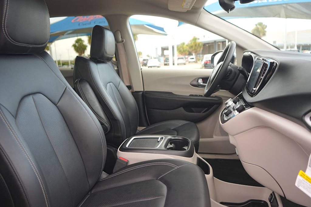 Thumbnail: 2024 Chrysler Pacifica - 12