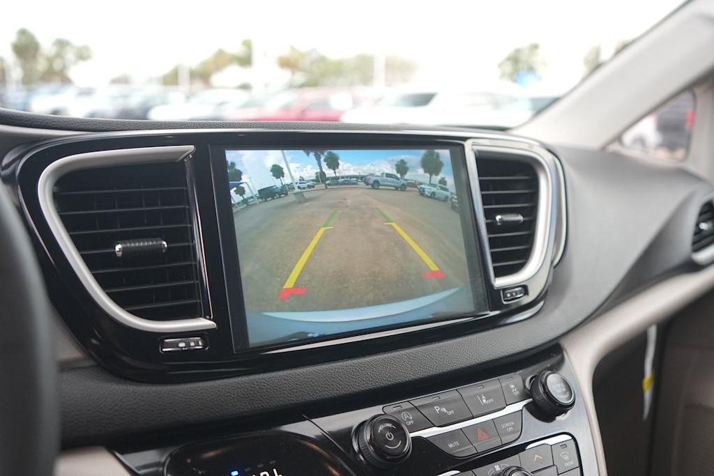 Thumbnail: 2024 Chrysler Pacifica - 26
