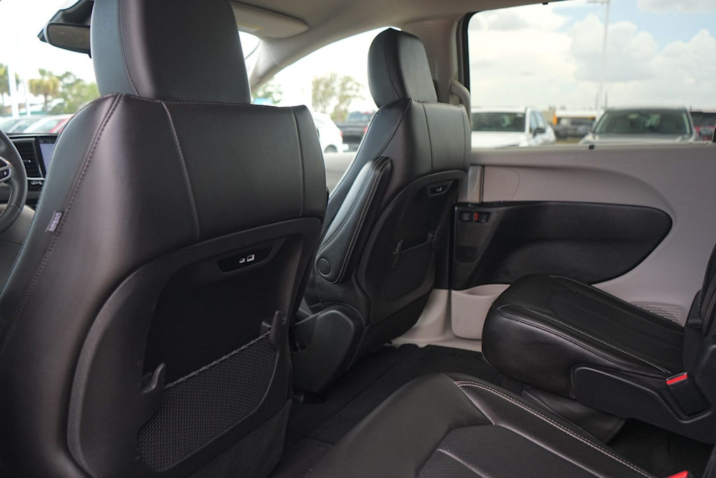 Thumbnail: 2024 Chrysler Pacifica - 13