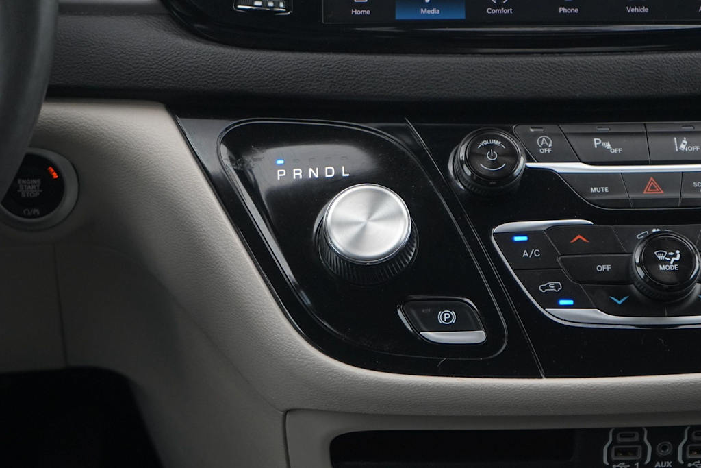 Thumbnail: 2024 Chrysler Pacifica - 25