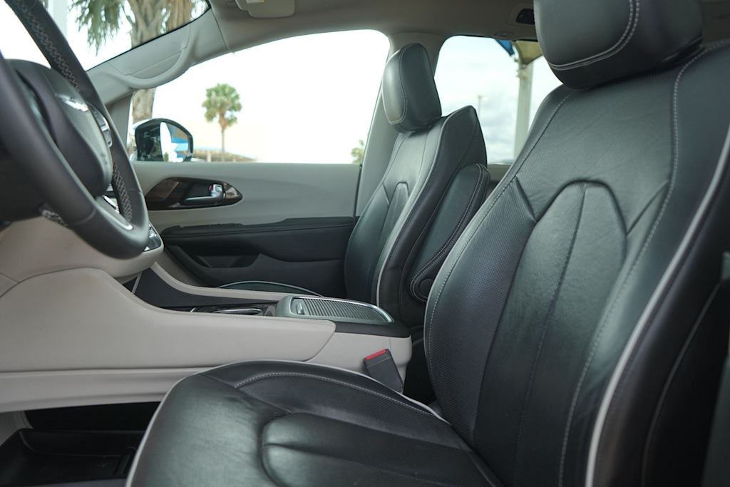 Thumbnail: 2023 Chrysler Pacifica - 11