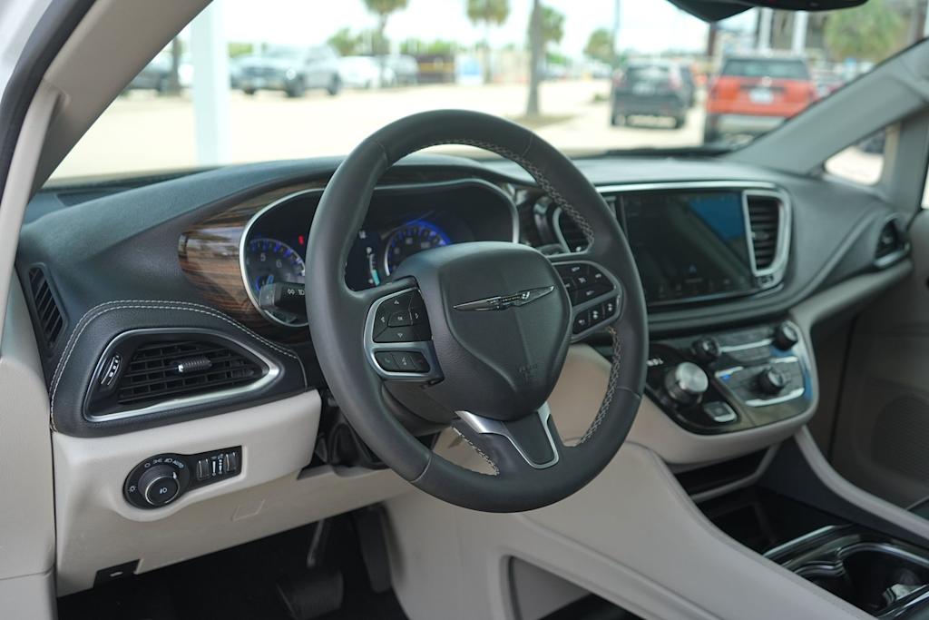 Thumbnail: 2023 Chrysler Pacifica - 2