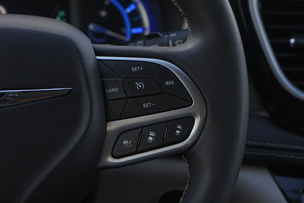 Thumbnail: 2024 Chrysler Pacifica - 22