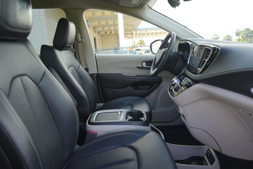 Thumbnail: 2024 Chrysler Pacifica - 12