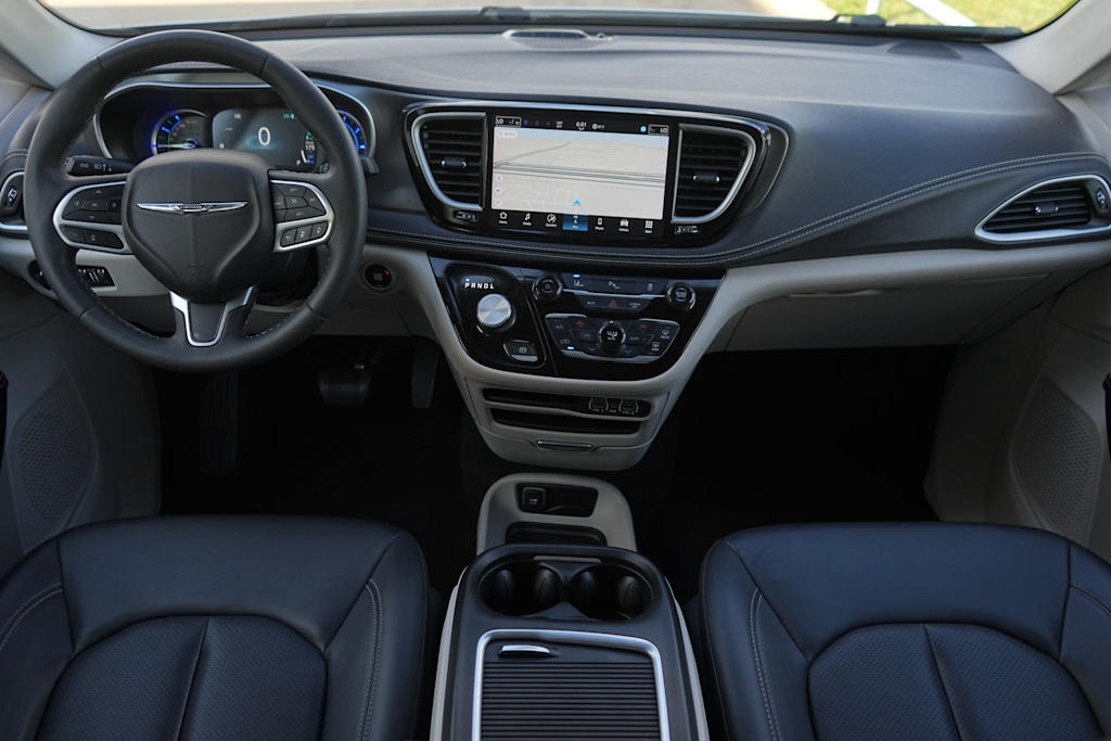 Thumbnail: 2024 Chrysler Pacifica - 10