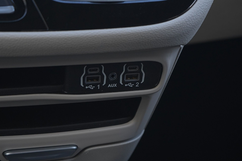 Thumbnail: 2024 Chrysler Pacifica - 24