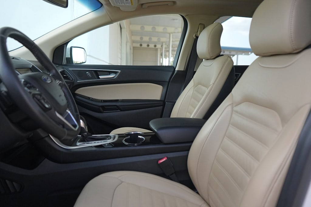 Thumbnail: 2017 Ford Edge - 11