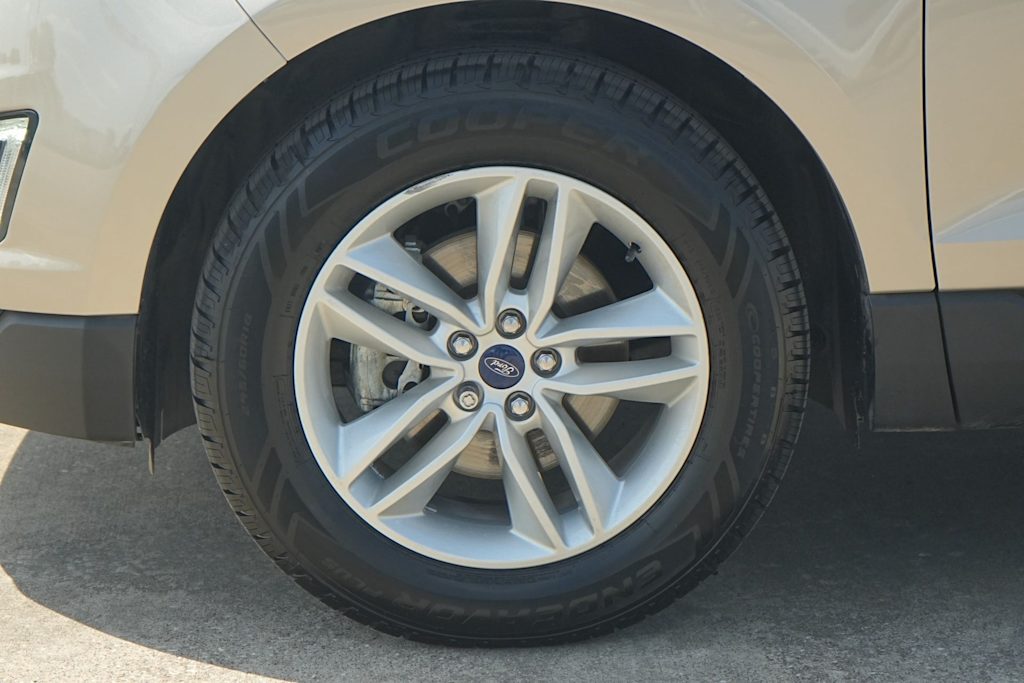 Thumbnail: 2017 Ford Edge - 8