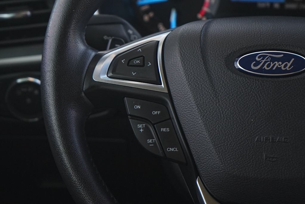Thumbnail: 2017 Ford Edge - 23